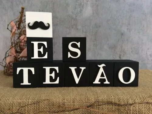 Cubos Decorativos Personalizados com Nome do Bebê em MDF - Tema Mustache