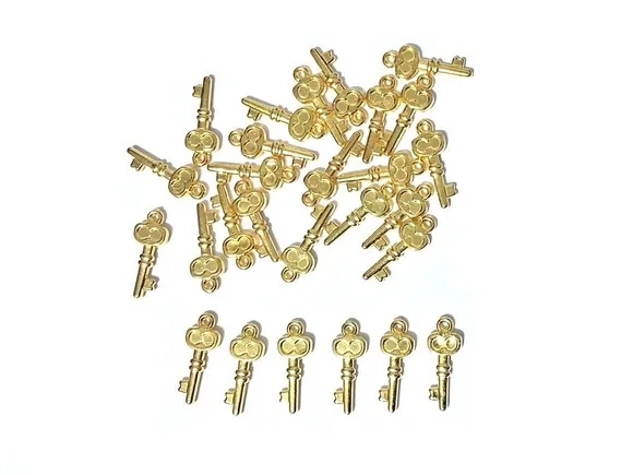 Pingente Chave Dourada 2,3cm Abs Pacotes com 50 Unidades