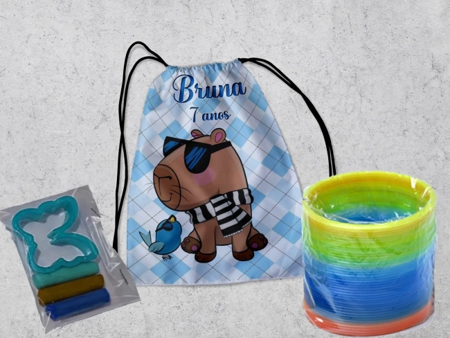 Kit Mochilinha + Mini Massinha de modelar e mola Maluca para lembrancinhas todos os temas