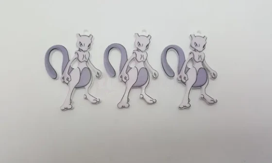 Pingente Pokémon Mewtwo em Acrílico UV