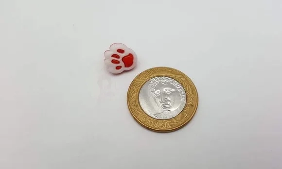 Aplique Botão de Patinha Vermelha de 1,3cm- 20 unidades