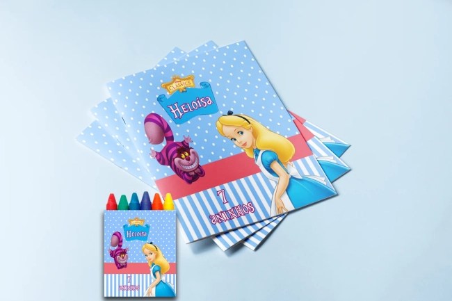 Revista para colorir  com Giz de cera Personalizado da Alice