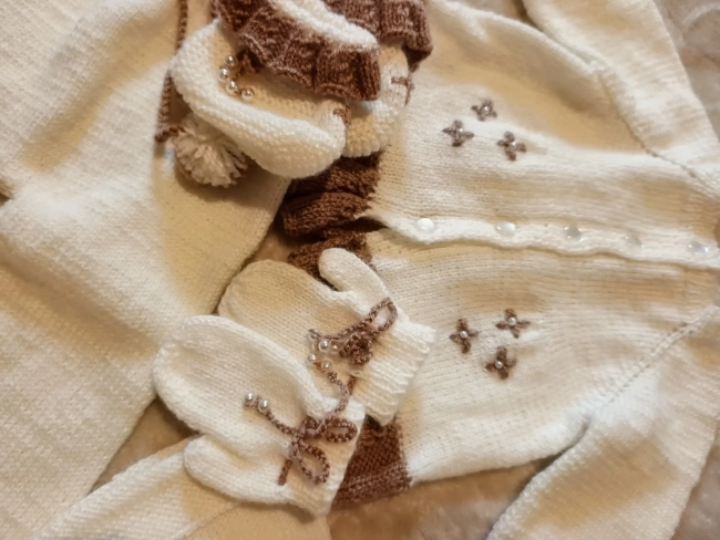 Roupinha de bebê em tricô