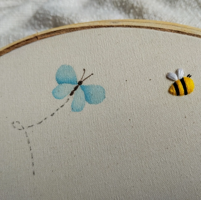 Porta Maternidade Jardim com Nome, Flores e Borboletas | Bordado e Aquarela