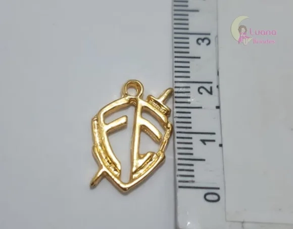 Pingente Escudo Fé de Metal Dourado - Pct C/10 Unid