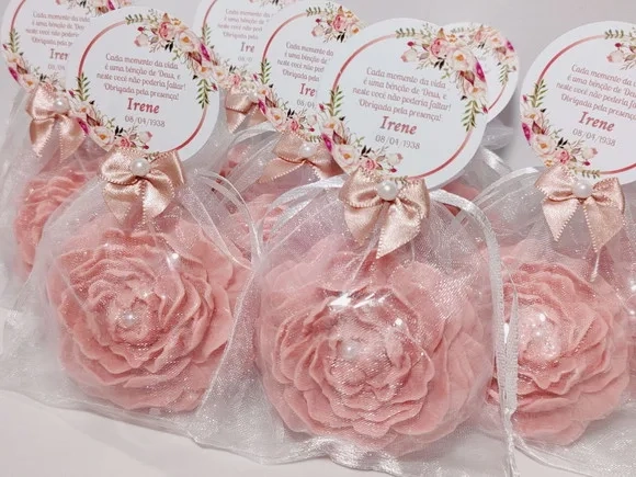 Lembrancinha de Aniversário 70 Anos: Sabonete Flor Peônia