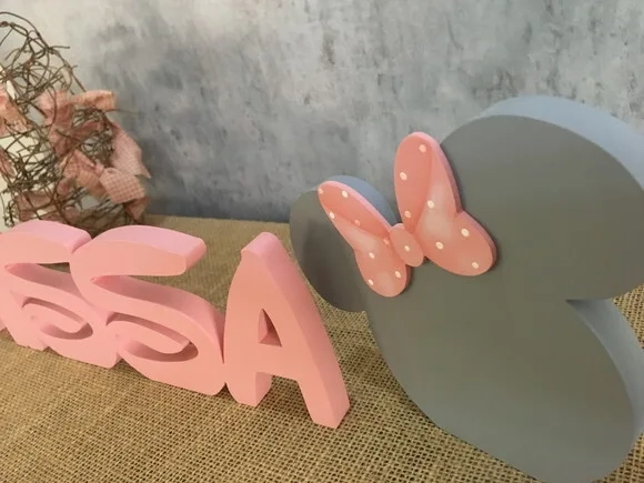 MINNIE - Letras Disney