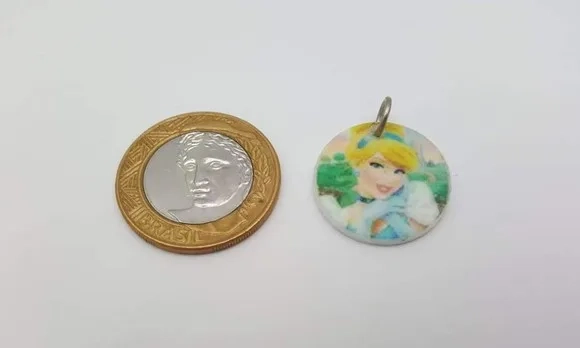 7 Pingentes da Princesa Cinderela com Argola
