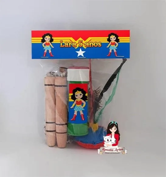 Kit Lembrancinha com Bolha de Sabão Mulher Maravilha Baby
