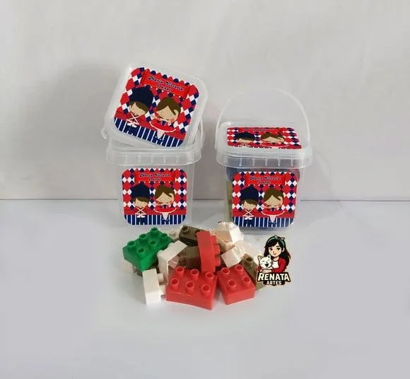 Monta Monta no Baldinho Personalizado Bailarina e Soldadinho