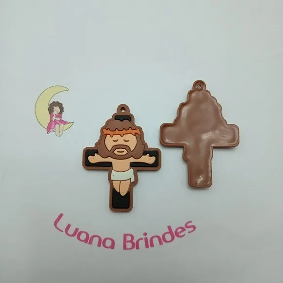 Pingente Crucifixo Marrom de Borracha 5cm Pct 4 Unidades