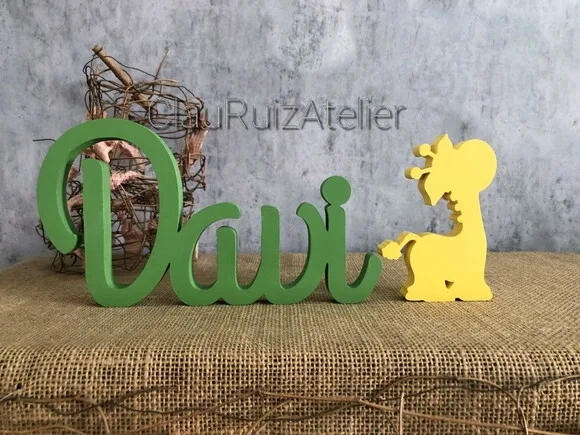 Nomes de Mesa Em MDF Letras Cursivas + Girafa