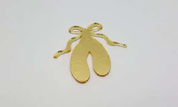 Aplique de Sapatilha de Bailarina em Acrílico Dourado -5 Uni