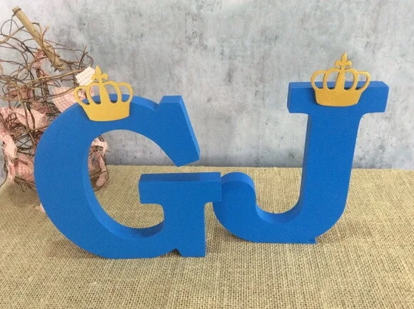 Letras de MDF -Iniciais com Coroa