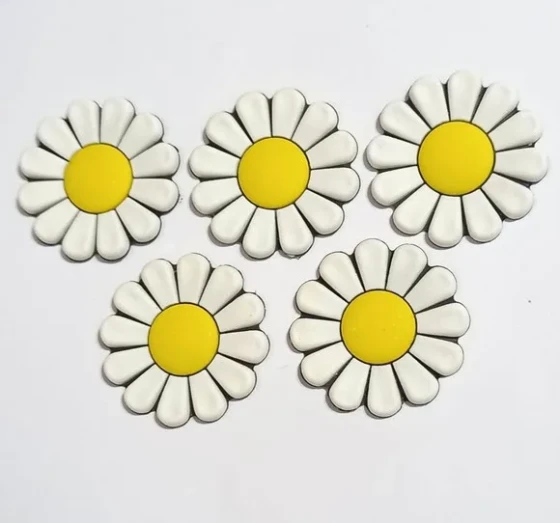 Aplique Flor Branca 4 cm Emborrachado - 6 Unidades