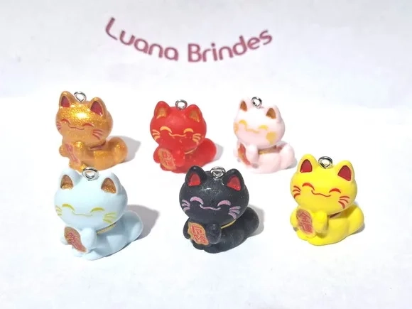 Pingente Gato da Sorte Maneki 26mm Resina 5 Unidades Variado