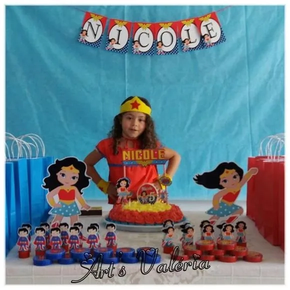 Kit Braceletes e Tiara da Mulher Maravilha