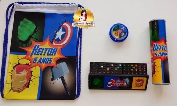 Kit Jogos na Mochila os Vingadores