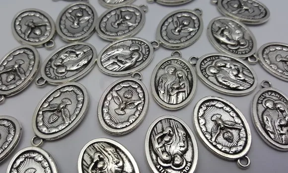 Medalha Espírito Santo e Sagrada Família 2,4cm Pct com 10 un