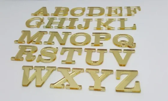 Aplique Letra Acrílico Espelhado Dourado 2cm Pct 7 Unidades