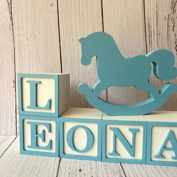 Decoração Bebê - Cubos 6x6cm + Cavalinho de Balaço