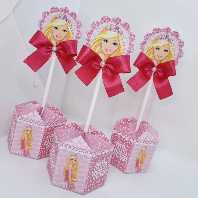 Centro de Mesa Personalizado BARBIE - Decoração de Festa - Papelaria