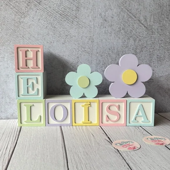 Tons Pastel Cubos 6x6cm e Dupla de Flor Decoração Bebê