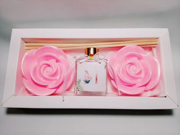Presente de Aniversário, Aromatizador com Sabonetes de Rosas