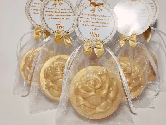 Lembrancinha de Aniversário 80 Anos: Sabonete Botão de Rosa