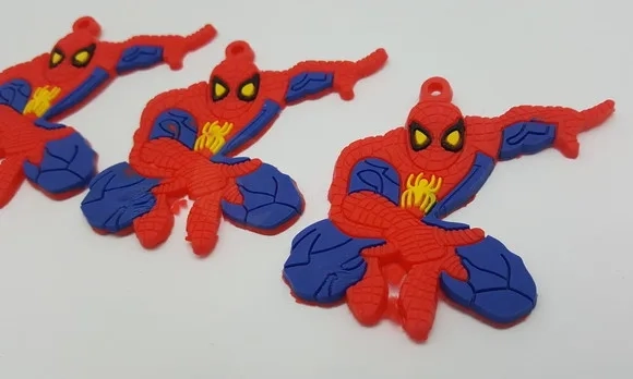 Pingente Herói Aranha Emborrachado de 6,1cm