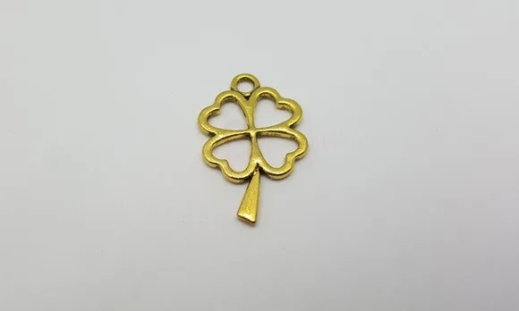 Pingente Trevo de Metal Dourado 3cm Pacote com 10 Unidades
