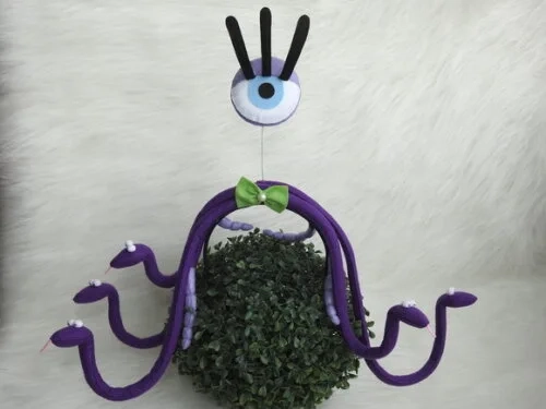 Tiara Célia (monstro Sa) em Feltro