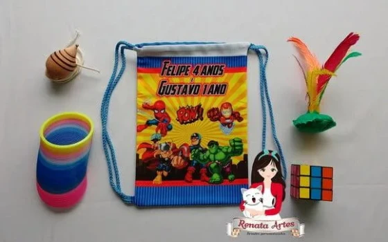 Mochila Brinquedos Retrô Tema Heróis Desenho