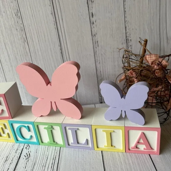 Decoração Bebê - Cubos 6x6cm Candy Ts + 2 Borboletas