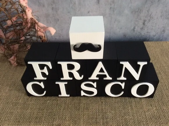 Cubos Decorativos Personalizados com Nome do Bebê em MDF - Tema Mustache