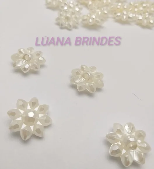 Botão de Flor Perolado em Acrílico Pct 15 unidades