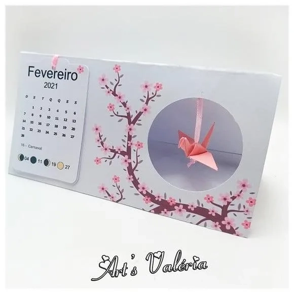 Calendário de Mesa Sakura com Tsuru