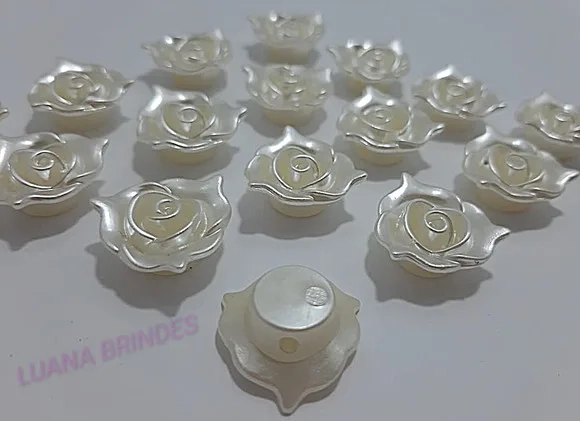 Flor ABS Perolada Furo Passante 2cm Pct 10 Unidades