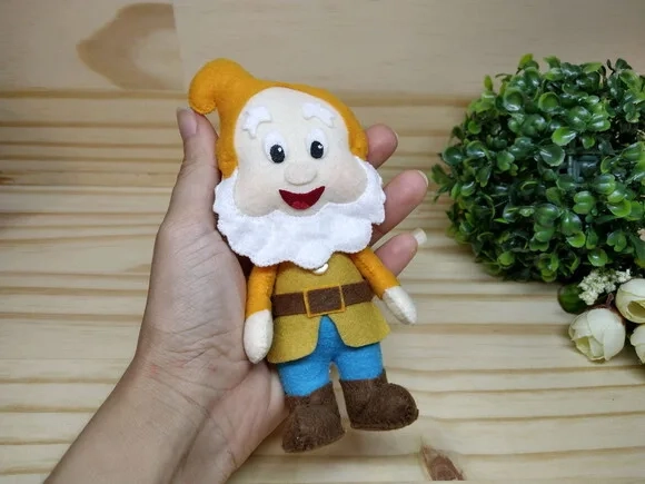 Feliz em Feltro - Branca de Neve e os 7 Anões