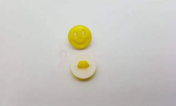 Aplique Botão de Carinha Amarela de 1,3cm - Com 20 Unidades