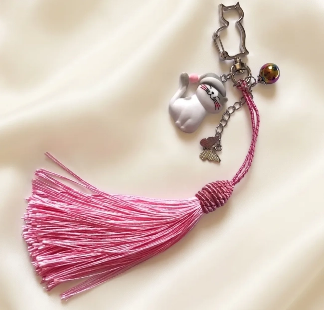 Chaveiro de Gato com Pingente Hematita e Tassel Rosa ou Prata