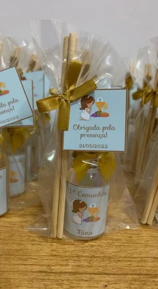 Lembrancinha 1 Comunhão Aromatizador Menina Rezando