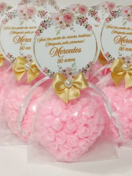 Lembrancinha de Aniversário 90 Anos: Sabonete Coração Floral