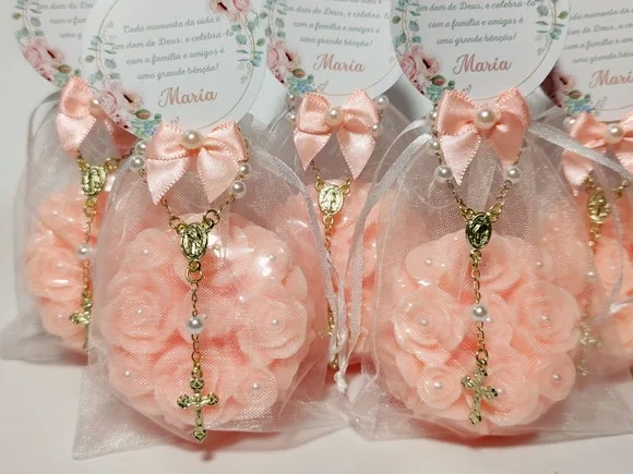 Lembrancinha 80 Anos: Sabonete Provence Rosas com Mini Terço