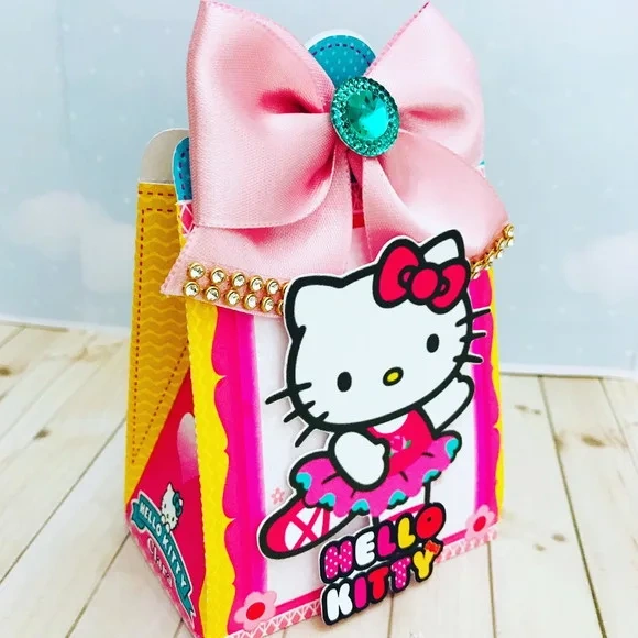 Kit 60 Lembrancinhas Hello Kitty