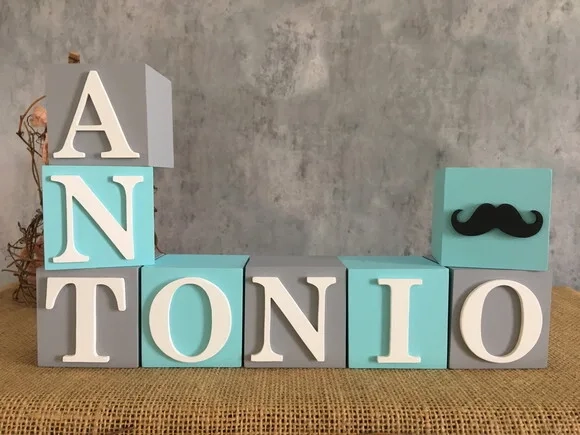 Cubos Decorativos Personalizados com Nome do Bebê em MDF - Tema Mustache