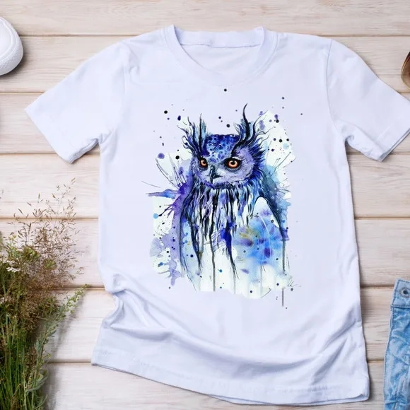 Camiseta Coruja - Estampa Artística e Mística em Aquarela