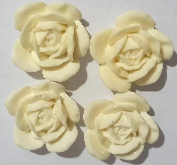 Flor Colorida de 4cm Grande C/furo Passante - 4 Unidades
