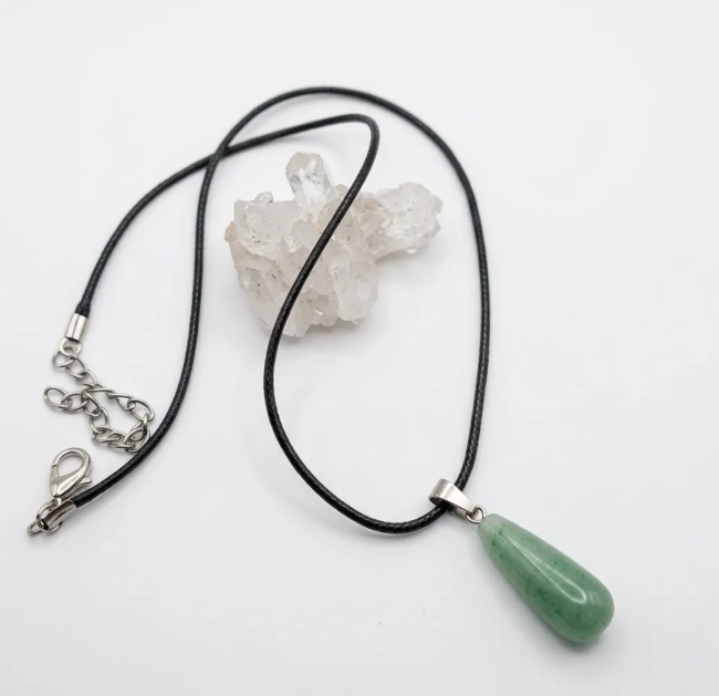 Colar Cordão Couro com Pingente Gota Pedra variadas
