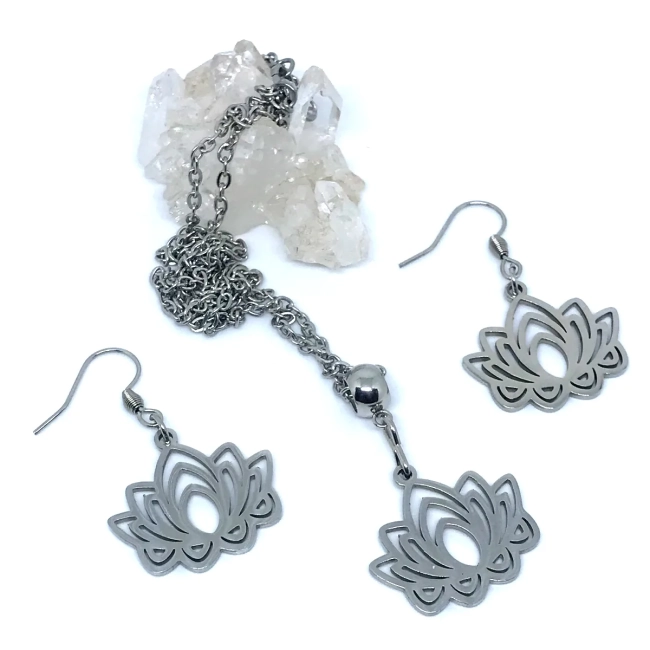 Conjunto Brincos e Corrente com Pingente em Aço Inox FLOR de Lotus
